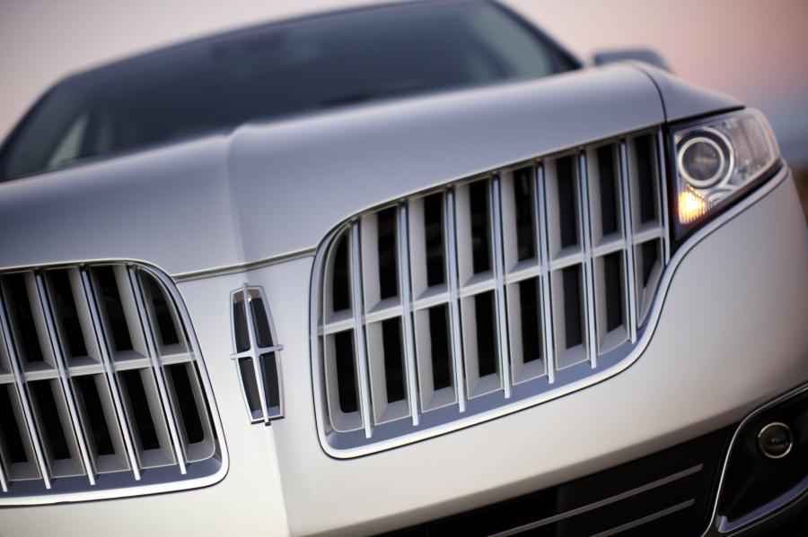 Детали экстерьера Lincoln MKT 2010 года  (фото 47 из 79)